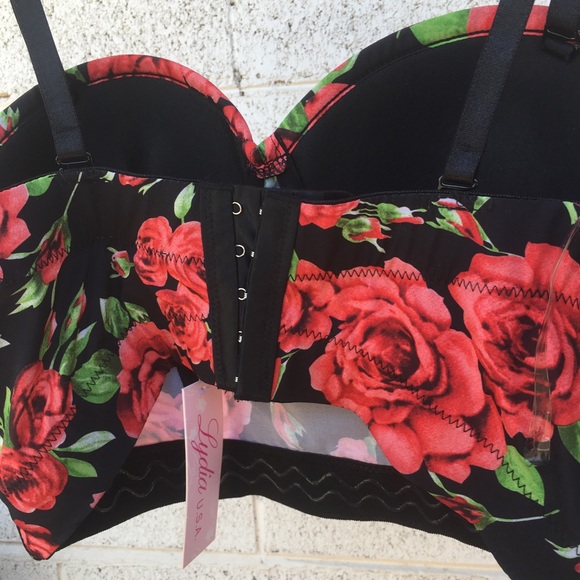 Rose Crop Top - Picture 3 of 8